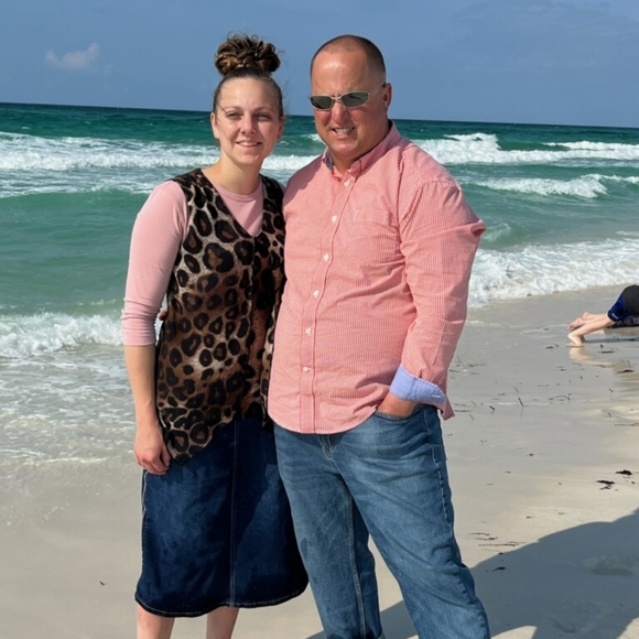 Meet your Posher, Elizabeth - Picture 1 of 6